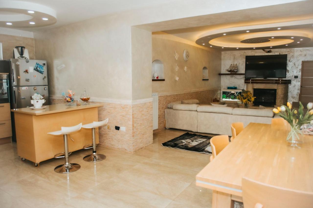Villa Sweery Santa Maria a Vico Экстерьер фото